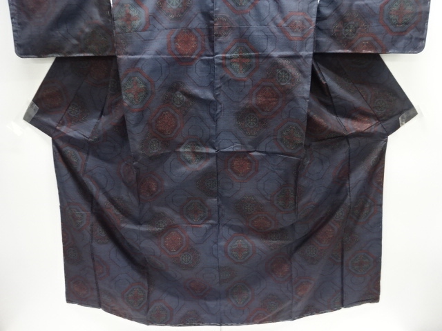  未使用品　華紋織り出し本場泥大島紬着物